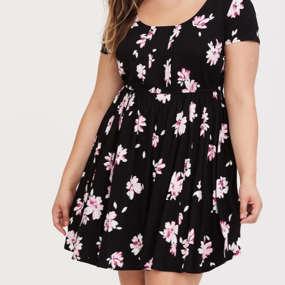 Torrid Black Floral Pintuck Challis Mini Dress Size 1